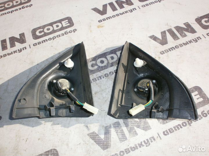 Крышка зеркала внутренняя левая Джили мк Кросс