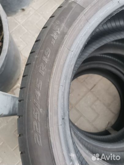 Pirelli P Zero 225/45 R19 96Y