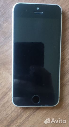 iPhone SE, 32 ГБ