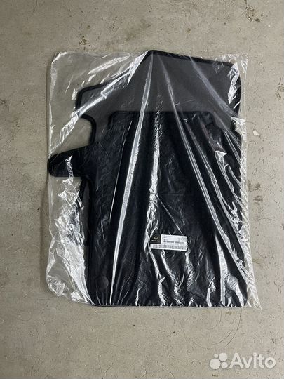 Коврики на mercedes v класс