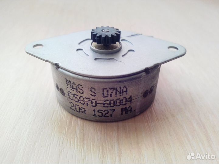 Двигатель шаговый