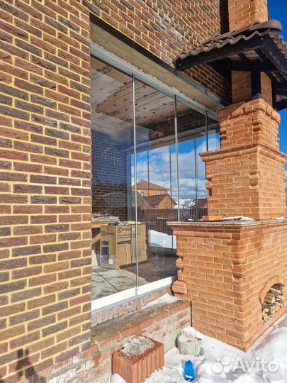 Безрамное остекление беседки