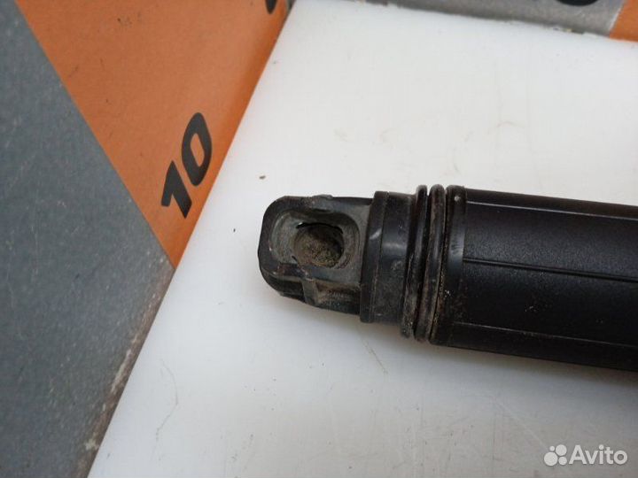 Амортизатор двери/крышки багажника Volvo XC90