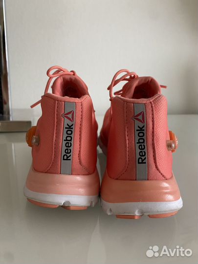 Кроссовки reebok женские 37,5