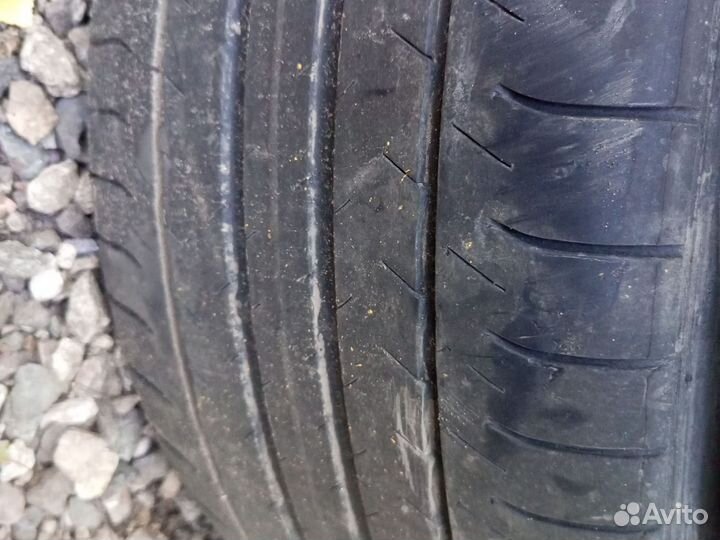 Резина Dunlop 235/40/19