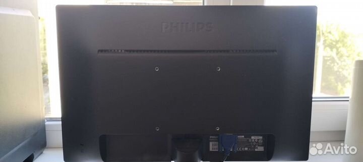 Монитор Philips