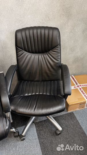 Компьютерное офисное кресло