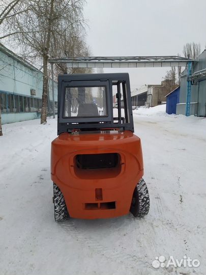 Вилочный погрузчик Nissan 1F1A18U, 2007