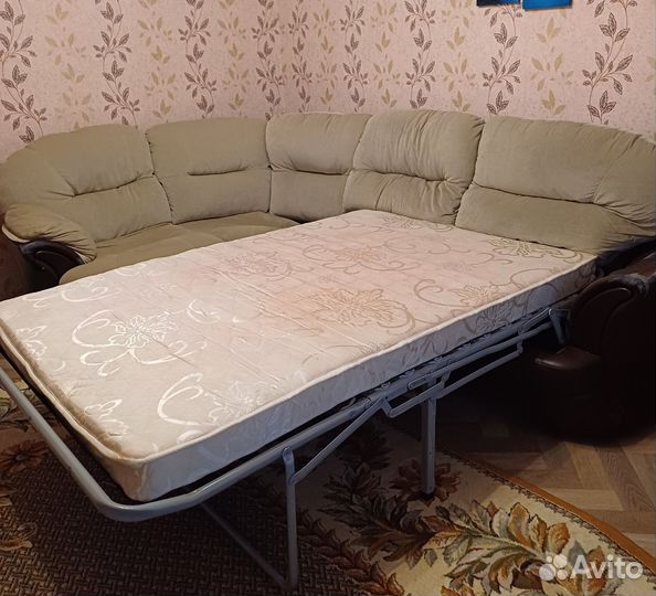 Большой угловой диван бу