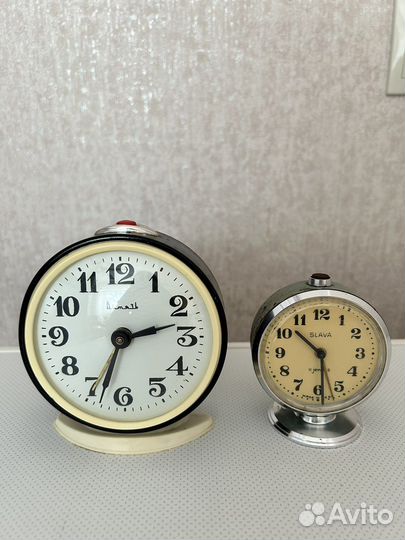 Настольные часы будильник СССР