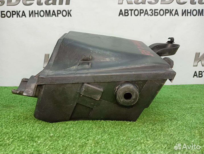 Корпус блока предохранителей Nissan Almera G15