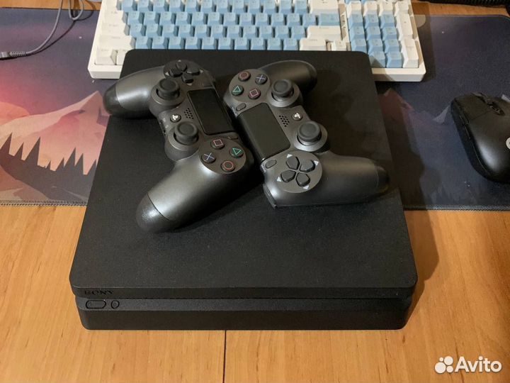 Sony PlayStation 4 slim 1tb + игры +2 гейпада