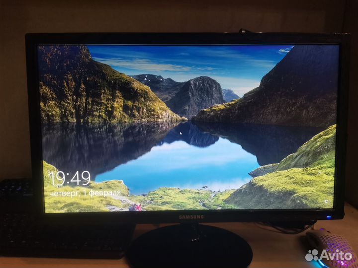 Монитор Samsung 22 дюйма