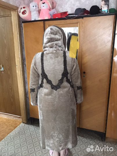 Шуба мутоновая с капюшоном 50-52
