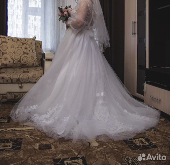 Свадебное платье со шлейфом
