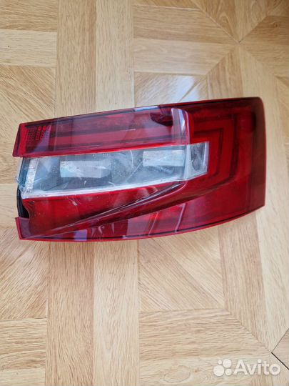 Задний фонарь правый шкода суперб 3