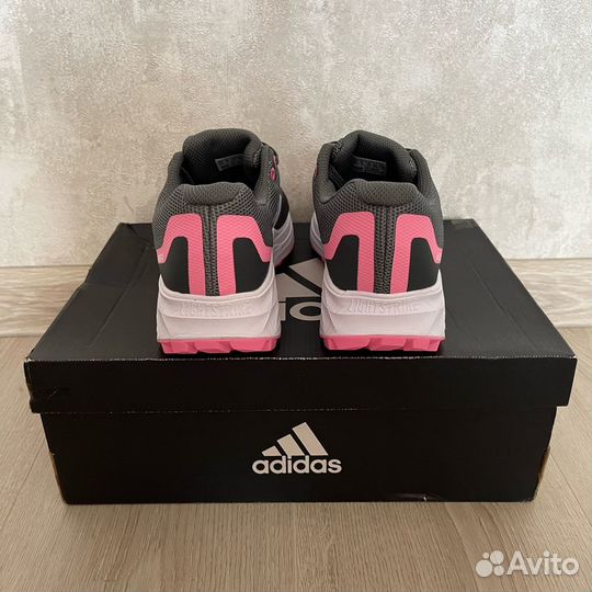 Кроссовки adidas