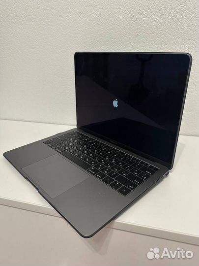 MacBook Air 13 (2019, Retina)