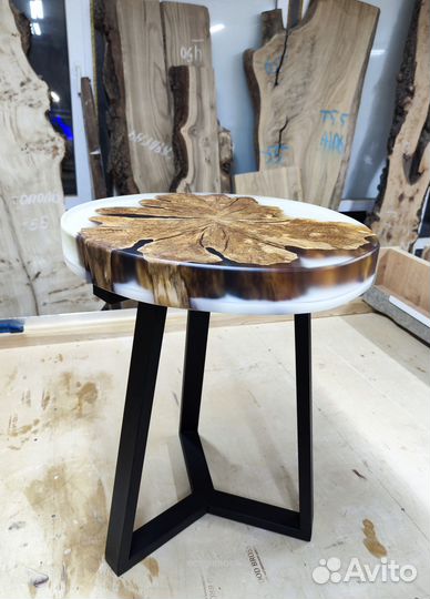 Стол из Эпоксидки и массива дерева от изготовителя