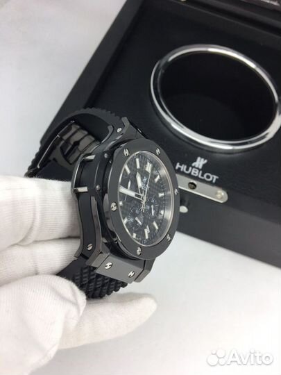 Часы Hublot