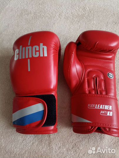 Боксерские перчатки