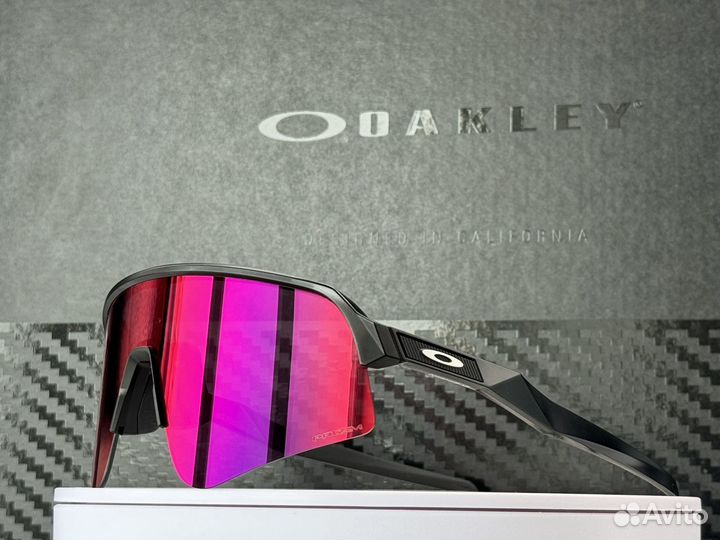 Солнцезащитные очки Oakley Sutro Lite Sweep Road