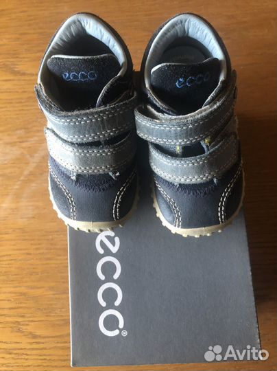 Кроссовки на малыша фирмы ecco