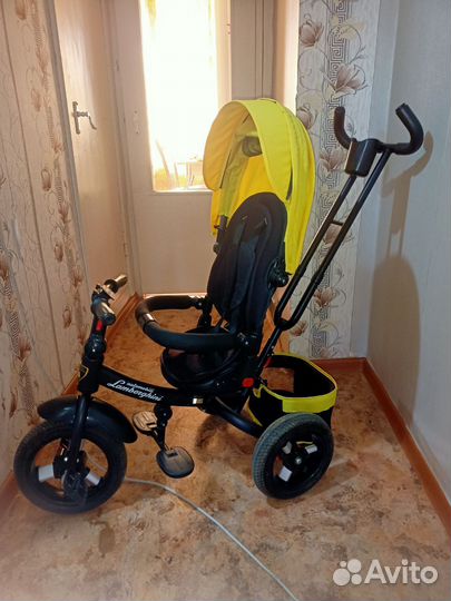 Детский велосипед трехколесный с ручкой