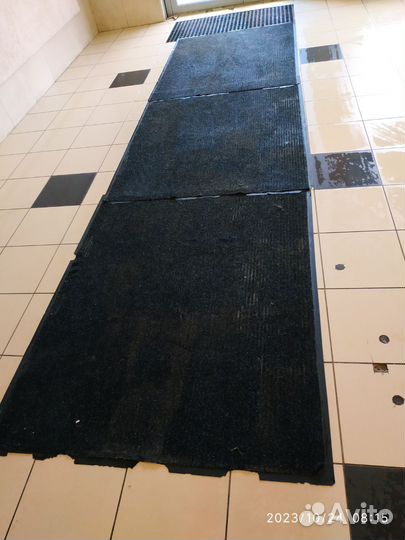 Два резиновых ковра бесплатно