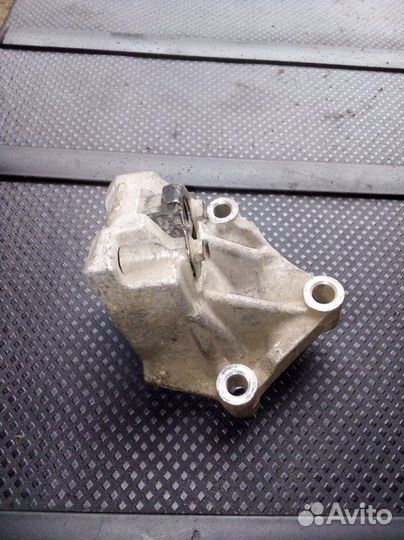 Кронштейн кпп Kia Rio 1.6 2017