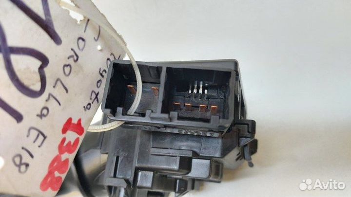 Переключатель стеклоочистителей Toyota Corolla