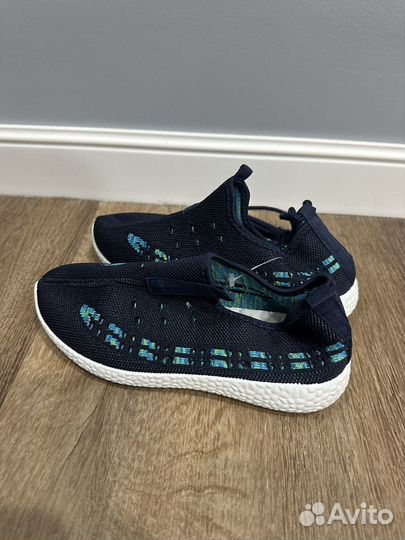 Кроссовие новые 33 размер