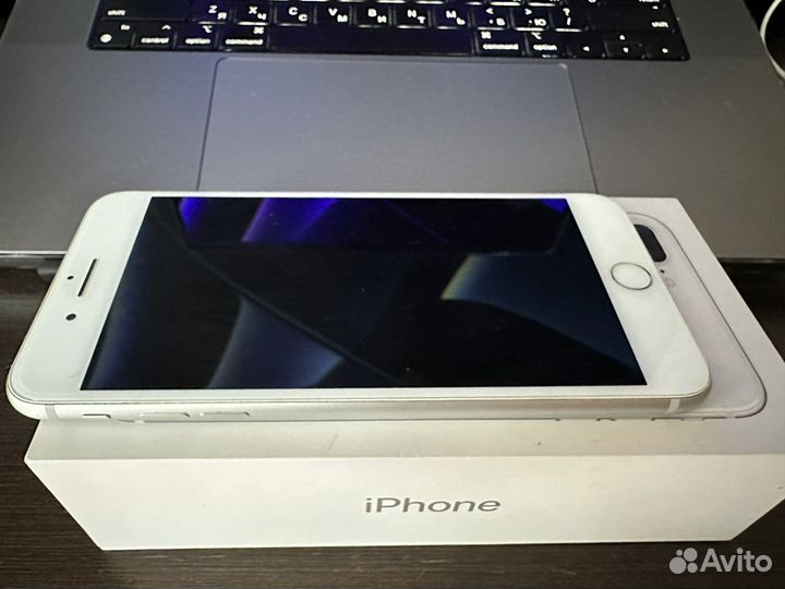 Телефон iPhone 8 plus 64gb