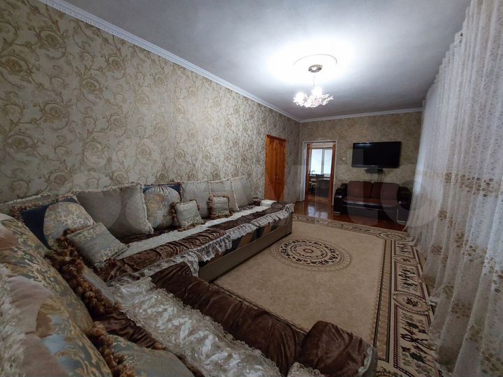 3-к. квартира, 85 м², 1/1 эт.