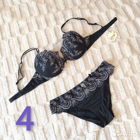 Комплект нижнего белья новый Италия