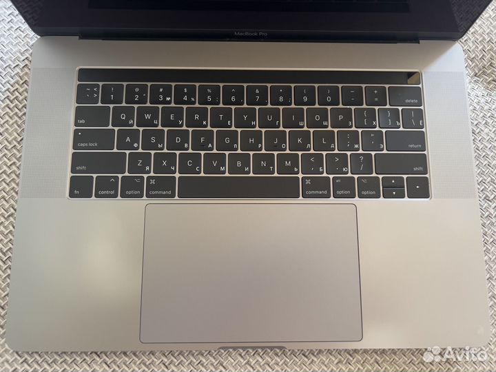 Apple macbook pro a1707 i7 16/512