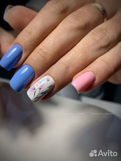 Маникюр и педикюр Кировск