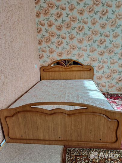 Кровать двухспальная 140 200 бу