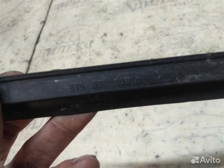 Молдинг лобового стекла правый Audi A5 /S5 Coupe