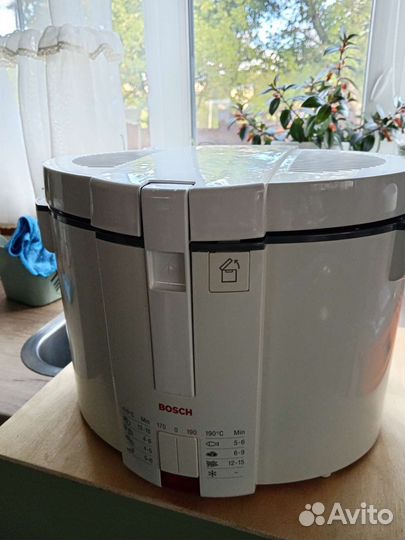 Фритюрница bosch, почти новая