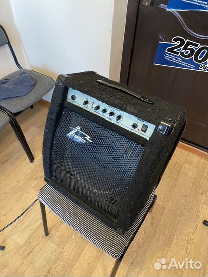 Басовый комбоусилитель invasion 30 watt