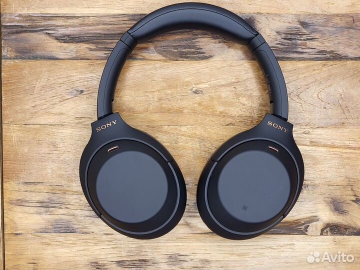 Bluetooth-гарнитура Sony WH-1000XM4 черный