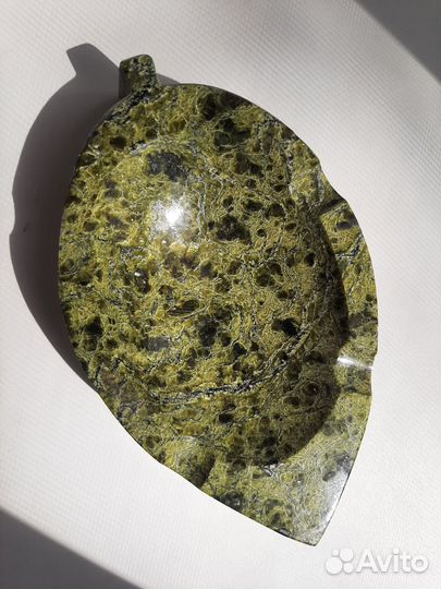 Пепельницы из камня и цветного стекла