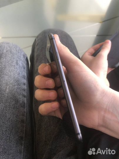 iPhone 8, 64 ГБ