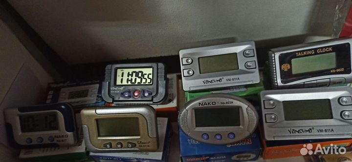Часики портативные на батарейках