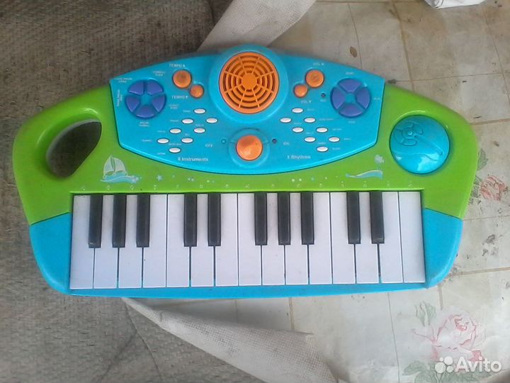 Детские машинки игрушки разные, погремушки, буксир