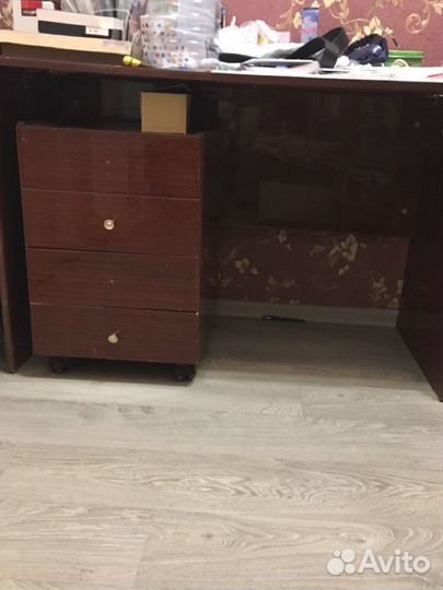 Стол письменный