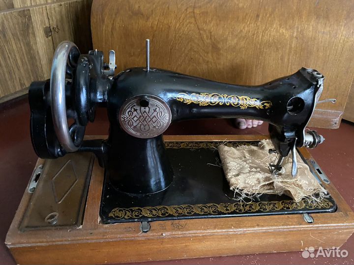 Швейная машина