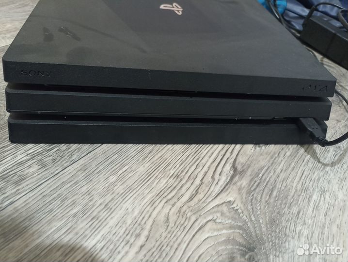 Sony playstation 4 pro 1tb
