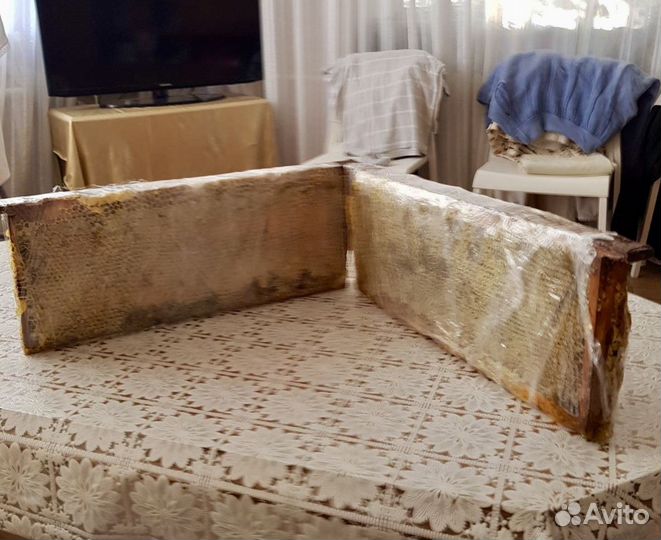 Мед в сотах